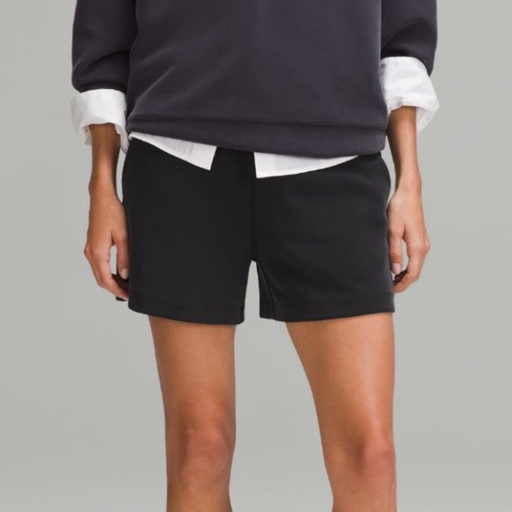 Lululemon Softstreme HR Short 4” Size 6